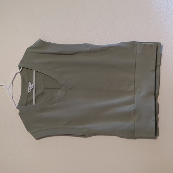 Athleta V Neck Sleeveless Sweatshirt - Picture 2 of 5